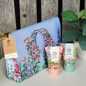 Heathcote & Ivory Floral Cosmetic Bag with Body Care Set - In The Garden